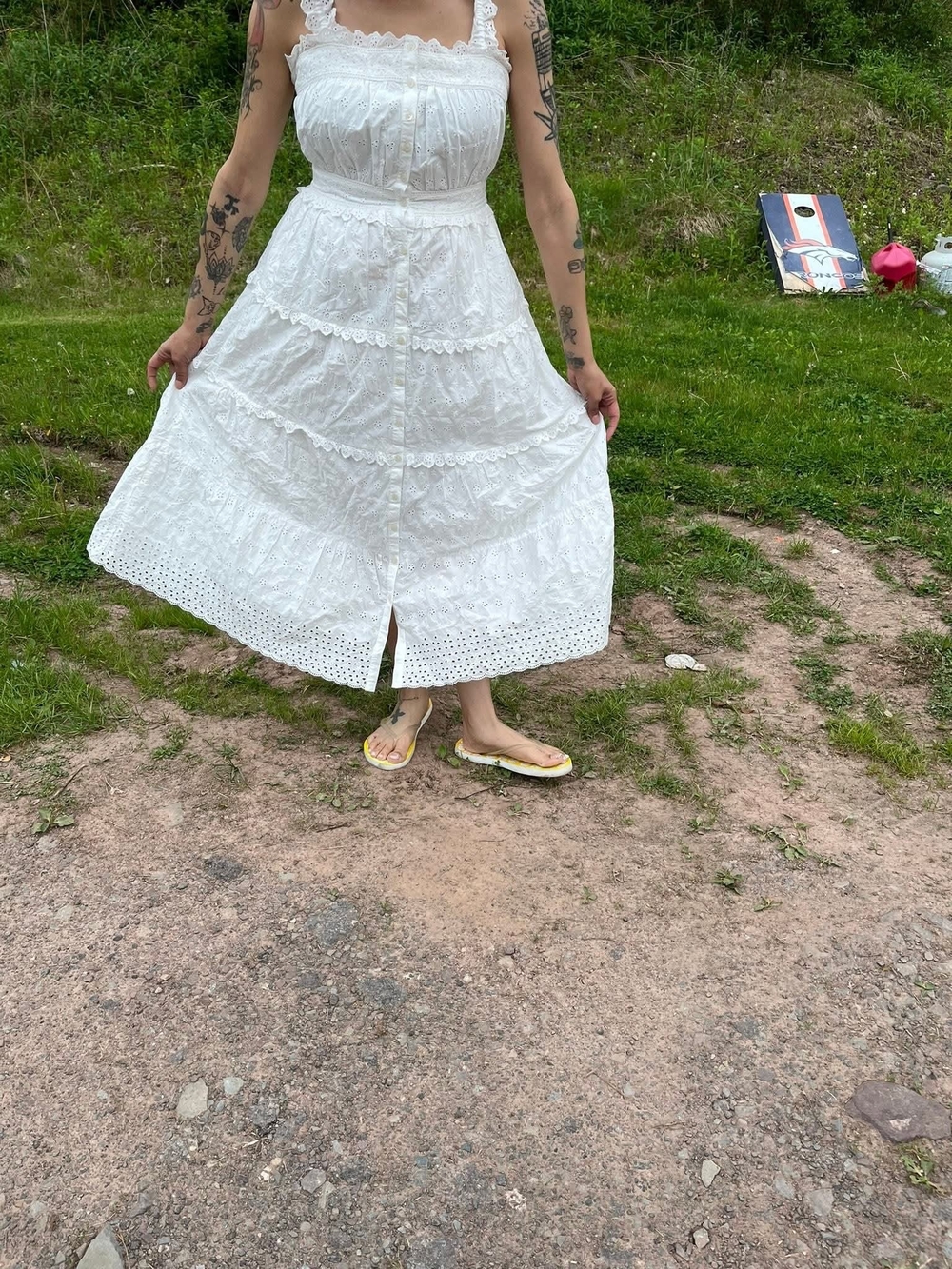 GAP White Eyelet Tiered Maxi Dress with Square Neck and Tie Waist - Picture 2 of 3